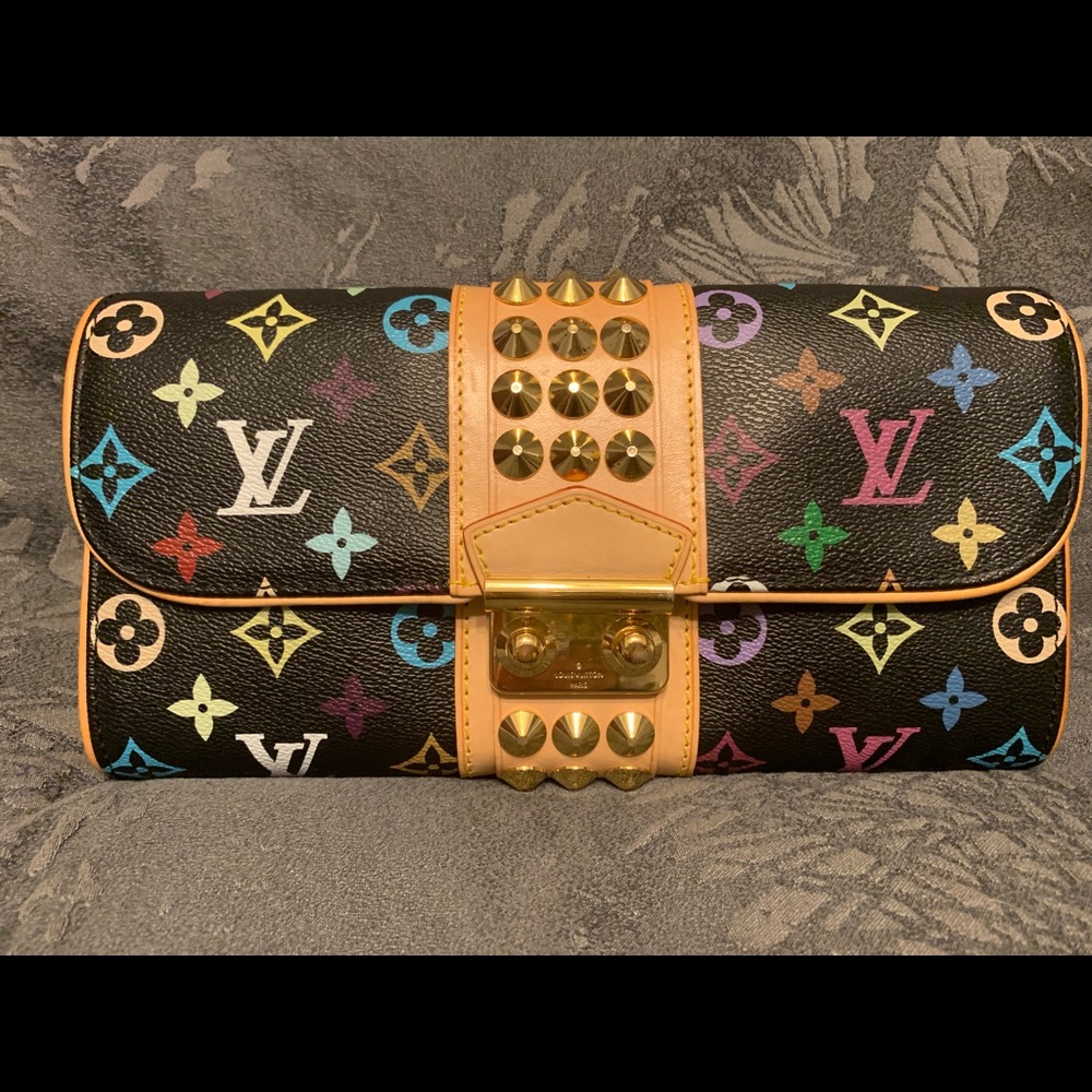 Louis Vuitton Courtney clutch!